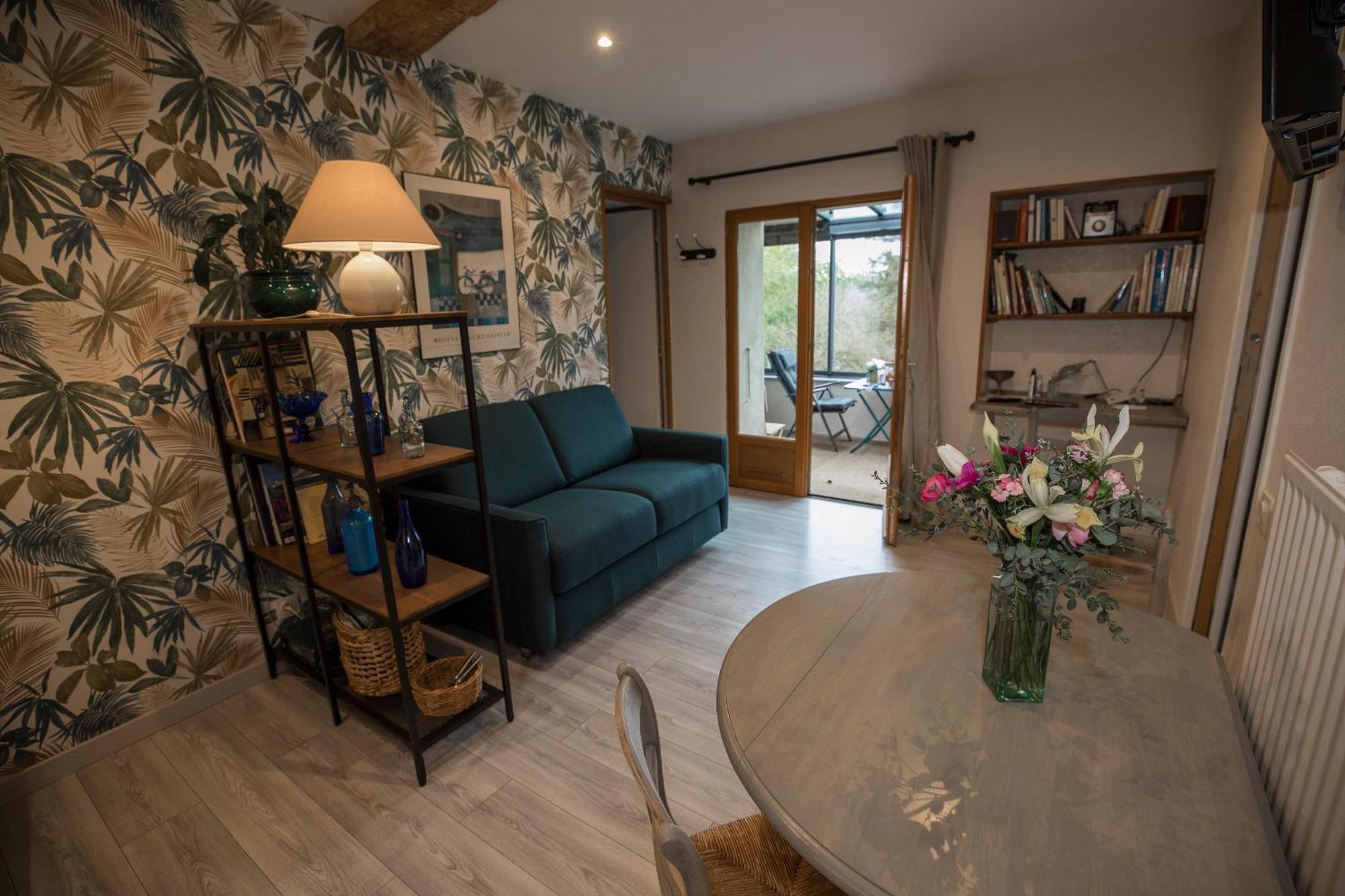Agreable Logement Independant Avec Veranda Вьен Экстерьер фото