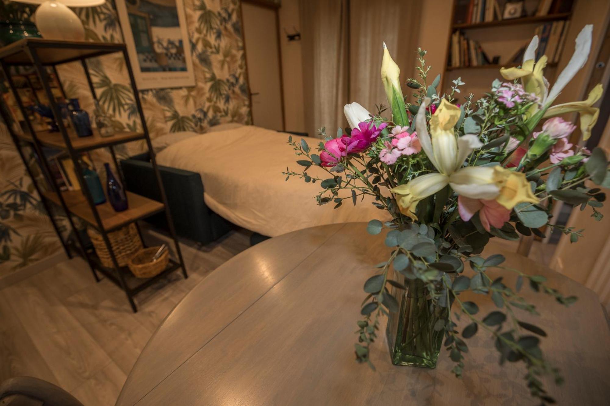 Agreable Logement Independant Avec Veranda Вьен Экстерьер фото